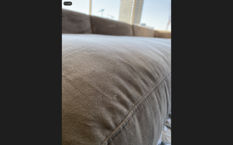 Nanoimprägnierung mit Abperlleffekt eines Sofas durch mobileteppichreinigung
